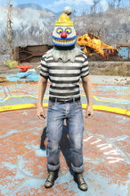 A male player character wearing the Pint-Sized Slasher costume in the Fallout 4 Creation Club content, "Pint-Sized Slasher".