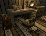 Чемодан, в якому повинна лежати посилка