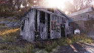 FO76 Helvetia (wooden shed).jpg (1,26 МБ) Сарай