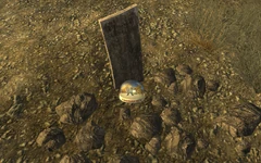 Snow globe - Goodsprings.png (3,04 МБ) Снігова куля на кладовищі Гудспрингс