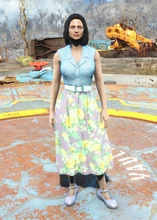 Голубое платье в цветочек