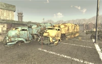 FNV Truck 7.jpg (598 KB) Trucks sitting outside the concourse