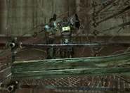 FO3TP Ashur speech.jpg (411 КБ) Креншо рядом с Ашуром, выступающего на площади в Нижнем городе