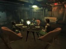 FO3 Young family — Dinner1.png (218 КБ) Семейный ужин в комнате Янг