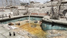 FO76 Clarksburg Restrooms (11).jpg (2,33 МБ) Бассейн, куда телепортирует «Ядер-самогон»
