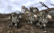 Отряд Братства в засаде с северо-восточной стороны форта