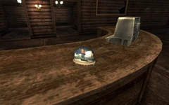 Снігова куля на стійці