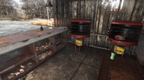 FO76 Big Fred's BBQ shack (22).jpg (1,73 МБ) Перец и соль на прилавке