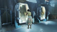 FO4 Миссис Эйбл2.png (2,3 МБ) Миссис Эйбл перед входом в криокапсулу