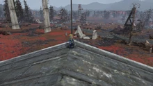 FO76 Appalachian Antiques bobblehead on roof.png (3,3 МБ) Пупс на крыше