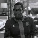 Ллойд Хоторн (483 КБ) Ллойд Хоторн