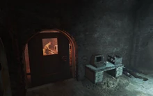 门的另一边，躺着麦甘将军的遗体