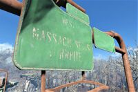 Sign pointing to the tunnel