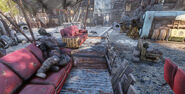 FO76 Bleeding Kate's Grindhouse (4).jpg (2,82 МБ) Ряды со зрителями