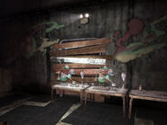 Teddy location.jpg (153 КБ) Та його місцезнаходження за забитими дошками проходом