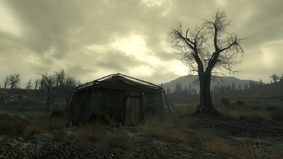 Fo3 Abandoned Tent Ext.png