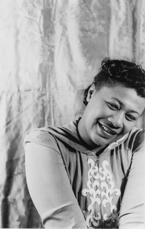 【ジャズヴォーカル】Ella Fitzgerald ★代表作の一枚 !! For Sentimental Reasons - YouTube