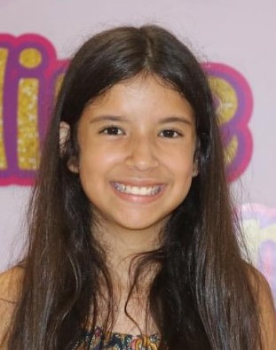 Menina de 8 anos tem canal com 1,4 milhão de inscritos no