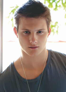 Alexander Ludwig, The Hunger Games Wiki