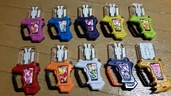 C8bjQcdVoAElzoc.jpg (204 KB) Nico Yazawa Gashat, Eli Ayase Gashat, Nozomi Tojo Gashat, Rin Hoshizora Gashat, Hanayo Koizumi Gashat, Maki Nishiko Gashat, Honoka Kosaka Gashat, Kotori Minami Gashat, Umi Sonoda Gashat and μ's Gashat