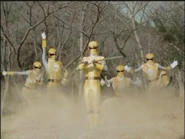 Hurricaneyellowwaza05.jpg (11 KB) "Wind Ninja Clone Copy Technique!"