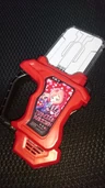C3l yxCVUAMGGf3.jpg (401 KB) Tsunidere Makichan Gashat