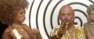Goldmember with golden gun