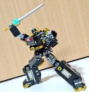 Eq-dTIsUcAIJKnX.jpg (192 KB) Lightspeed Life Megazord is wielding Lightspeed Life Saber
