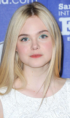 Elle-fanning-bio-photo