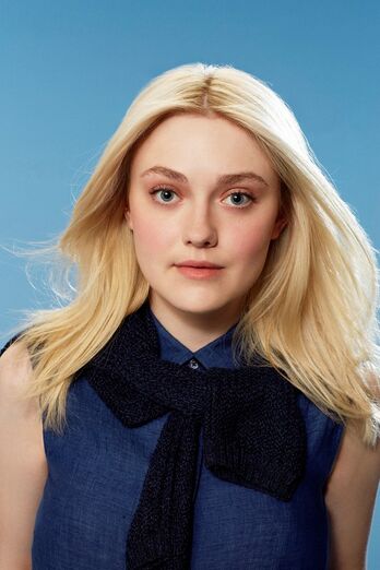 Dakota-fanning-and-tom-odell-star-in-new-uniqlo-campaign 7.jpg