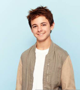 Max Charles.jpg