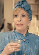 Carol Burnett as Paulina Hanson