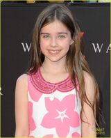 Sterling-jerins-abagail-hargrove-world-war-z-nyc-premiere-07