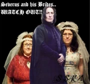 Fotomontáž od Rose, ktorá zachytáva ju (vľavo) a Tonyu (vpravo) spolu s ich božstvom