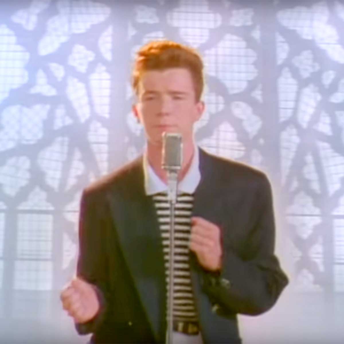Rickrolling my Discord Server  Discord Sings Never Gonna Give You