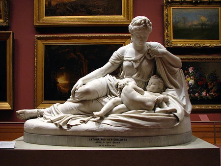 Latona com seus filhos Apolo e Diana, de William Henry Rinehart (1870)