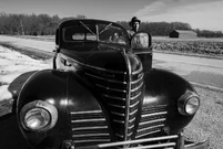 4x09RabbibyCar.jpg (277 KB)