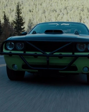 letty's dodge challenger srt8