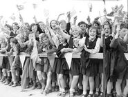 A1773 RV660 - Children Cheering 1954