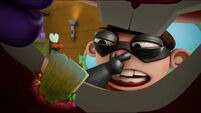 Chum Chum looking at disgusting tooth s2e15a