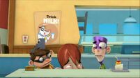 Kyle hides between Fanboy and Chum Chum s1e1a