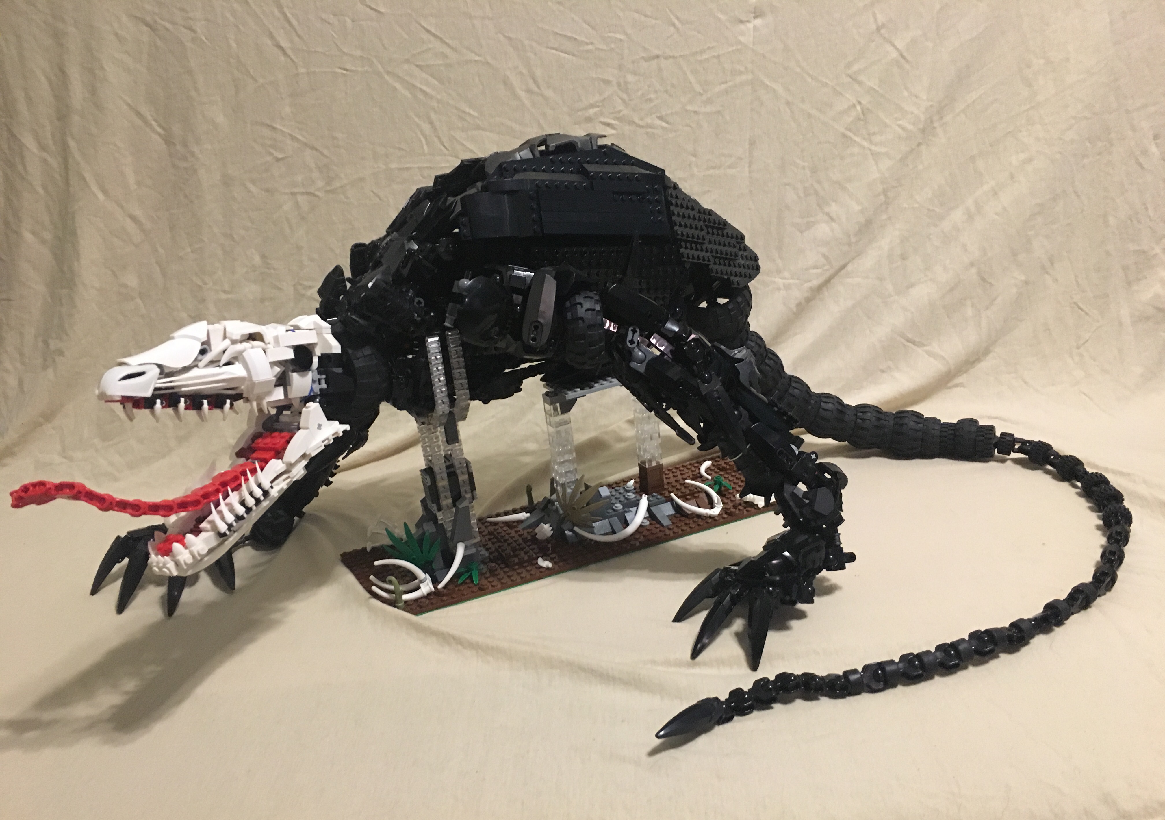 LEGO Skull Crawler