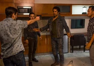Fear-the-walking-dead-episode-215-travis-curtis-2-935.jpg (182 KB)