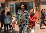 Fear-the-walking-dead-episode-215-travis-curtis-935.jpg (253 KB)