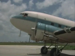 Douglas DC-3 in Flipper