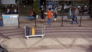 Oceanic Airlines signage in The Goldbergs