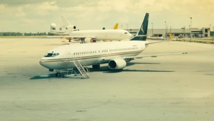 Volano Air 737 being loaded