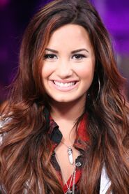 Demi-Lovato-8