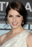 Anna Kendrick (Bella)