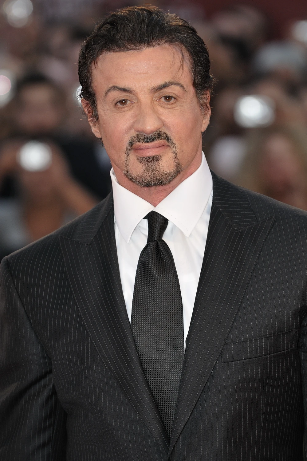 Cartone Ritaglio Sagoma Sylvester Stallone A Grandezza Naturale - Ritaglio  Cartone Per Scherzi E Collezione Cartone Personaggio Famoso, image size:999x1500